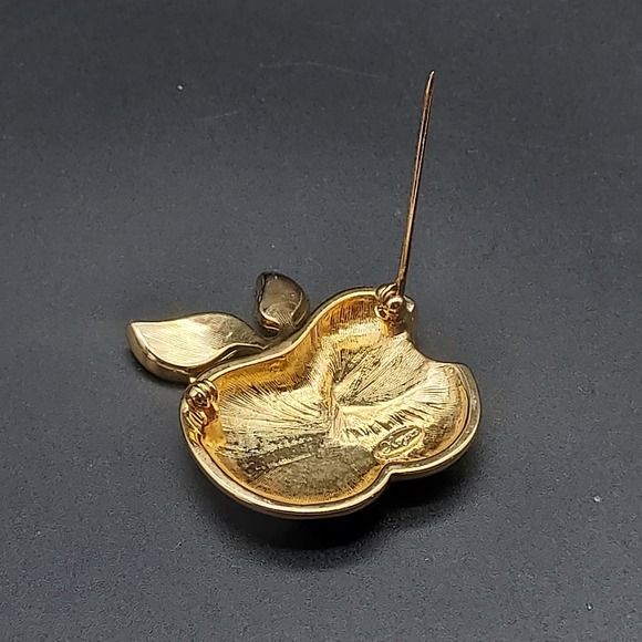 Signed Keyes Gold Tone Apple Rhinestone Brooch Teacher Gift Vintage Costume - Picture 7 of 10